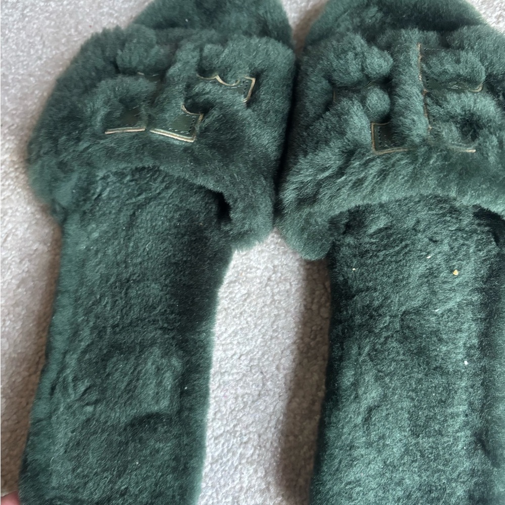 Tory Burch Green Sandals Plush Faux Fur-runs big